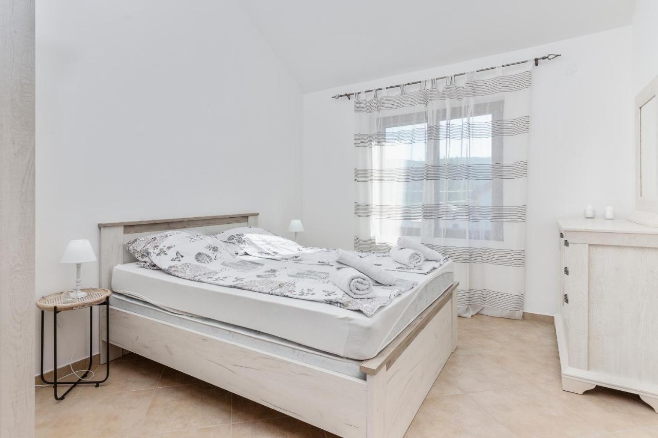 Villa Forest Kotor Luaran gambar