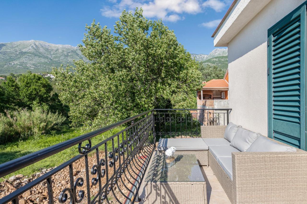 Villa Forest Kotor Luaran gambar