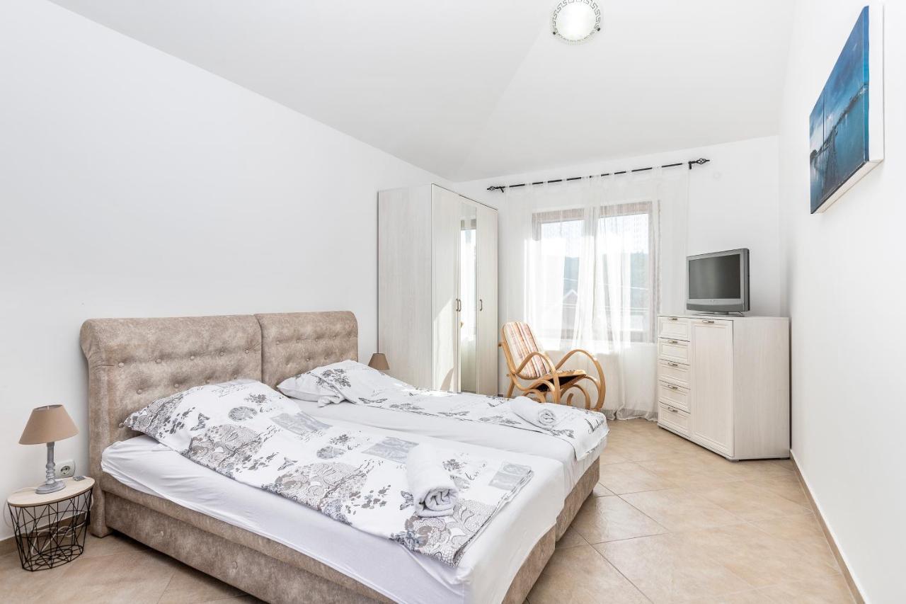 Villa Forest Kotor Luaran gambar