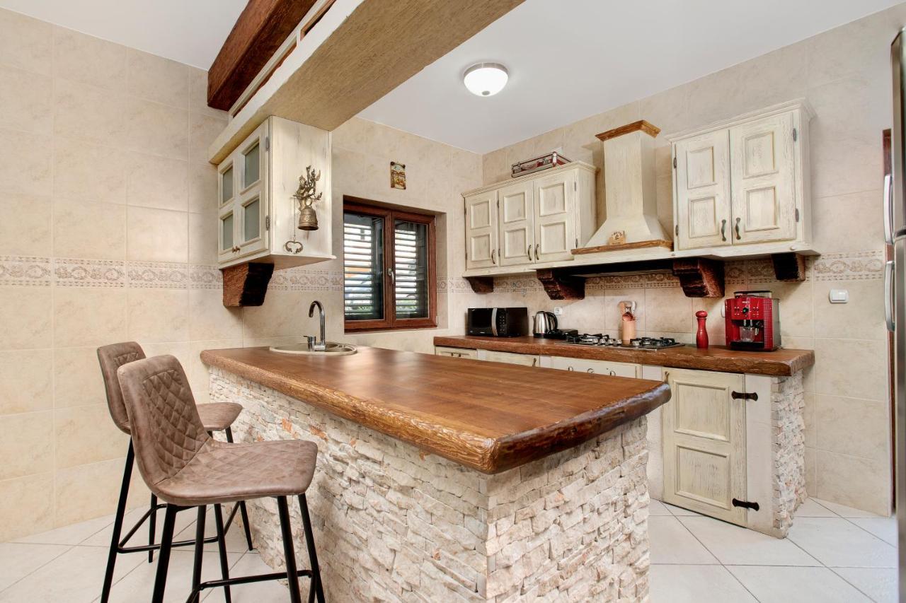 Villa Forest Kotor Luaran gambar