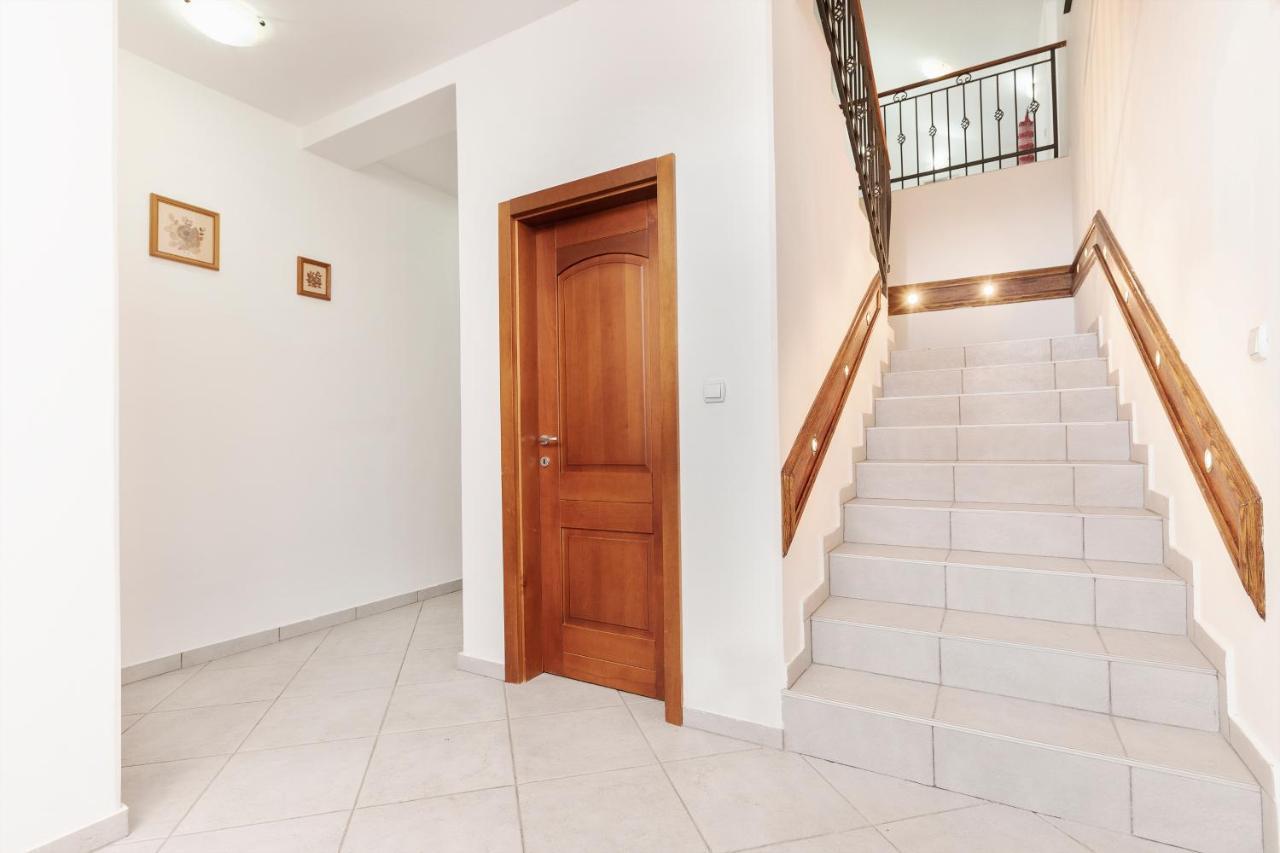 Villa Forest Kotor Luaran gambar